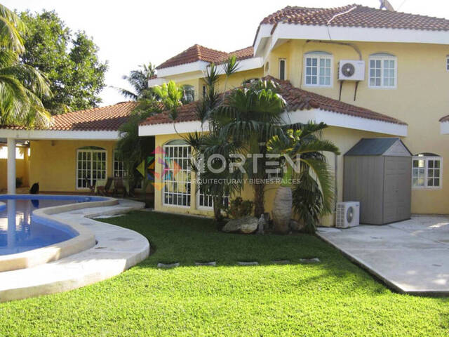 #NVC 017 - Casa para Venta en Cancún - QR - 2
