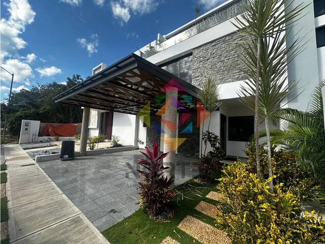 #NRC 035 - Casa para Venta en Cancún - QR