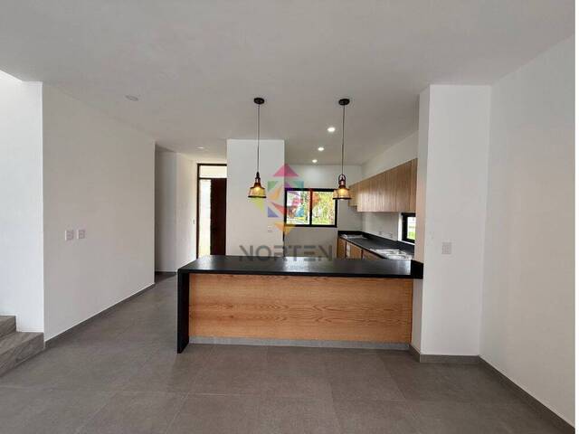 #NVC 076 - Casa para Venta en Cancún - QR - 2