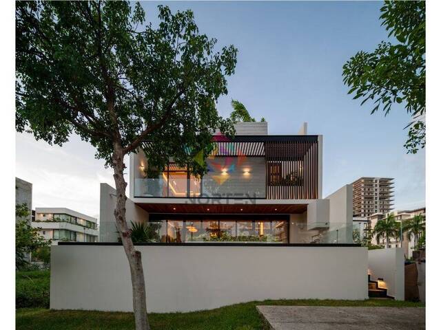 #NVC 078 - Casa para Venta en Cancún - QR - 2